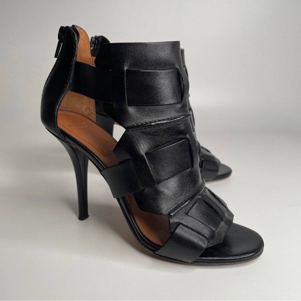 GIVENCHY Woven-Cage Leather SandalS SZ 8